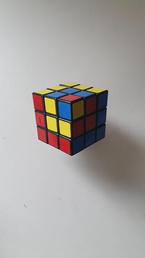 Rubix-Cube stand