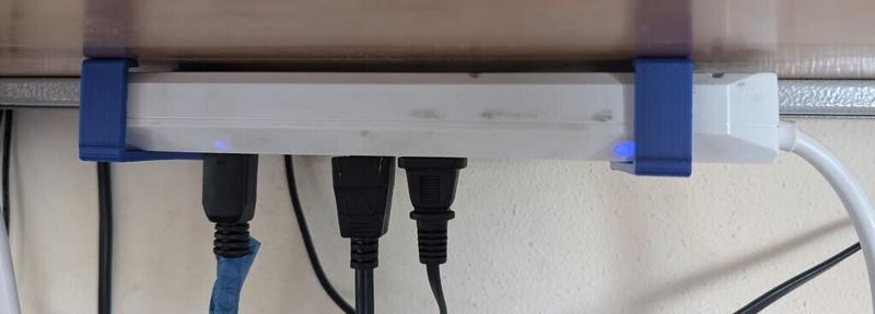 DeskCableMountDualWithBrick-Geeni
