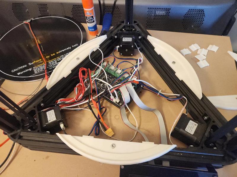 Firmer, lower, quick release bed mount, bigger prints / HE3D K280 / Delta / 20-2020 style