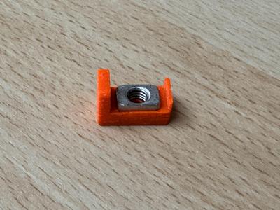 Battery post screw holder