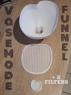 Funnel vase with filters
