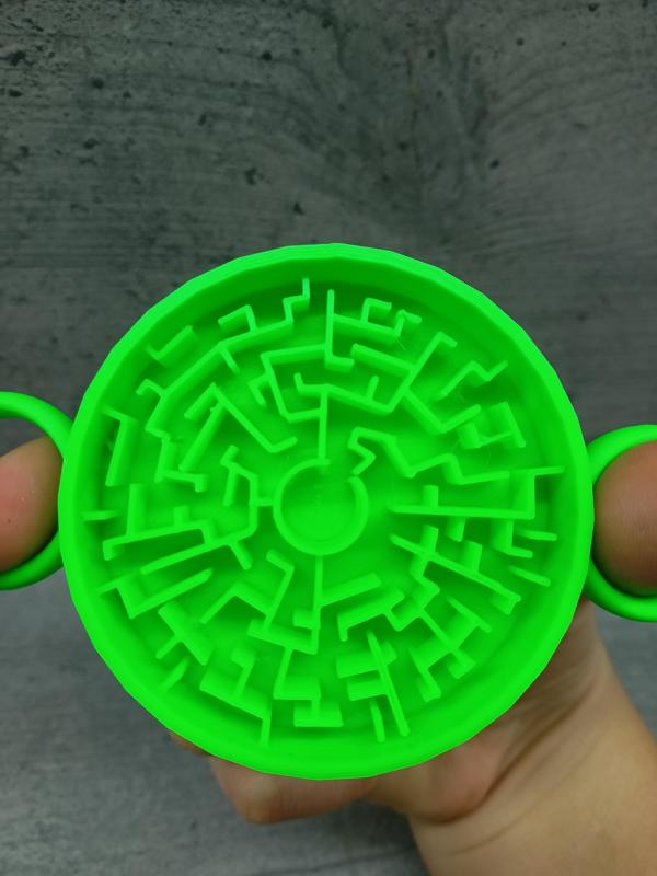 finger maze