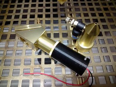 Collimator for reverse adjustment of laser mirrors