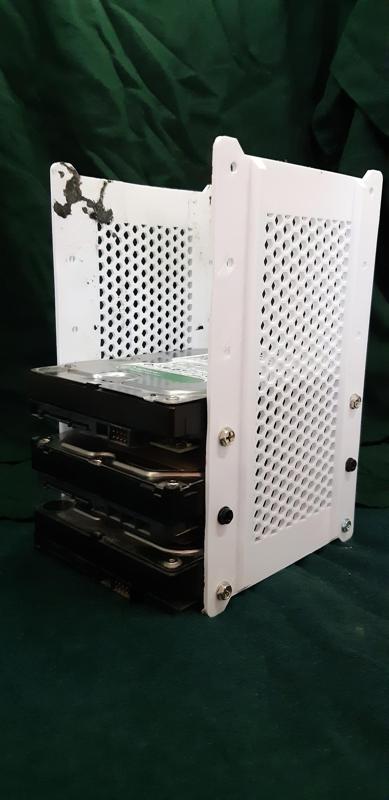 Slim Lightweight 6x 3.5" Hard Drive Caddy