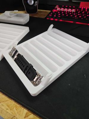 Tray of 8 stackable Apple bracelets