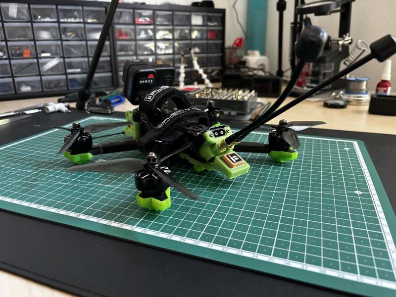 iFlight Nazgul Evoque Dual VTX holder and GPS