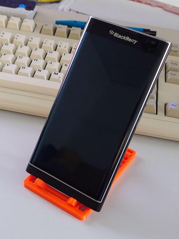 Foldable phone holder