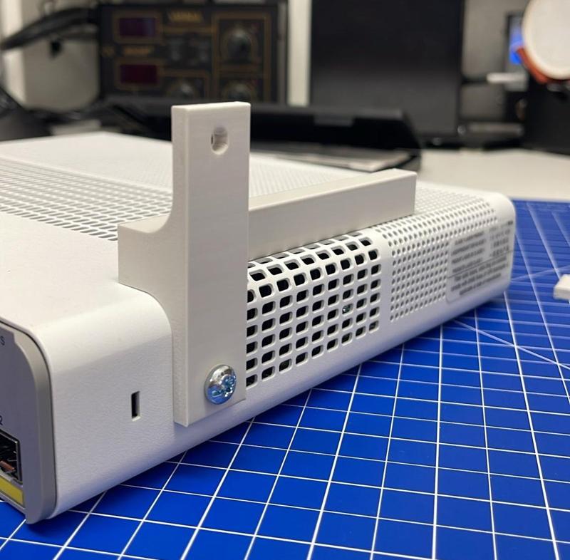 Cisco Catalyst 3560 CX Series desktop stack bracket