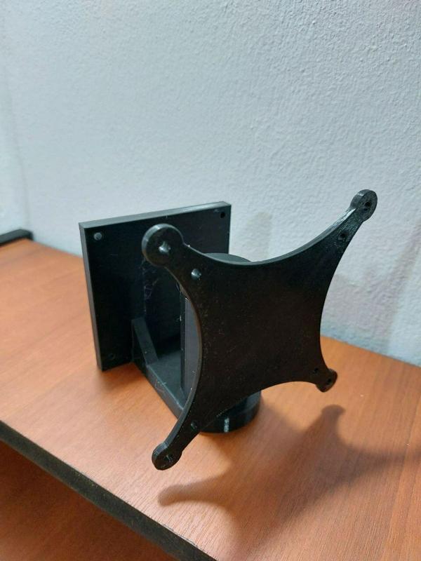 UNIVERSAL SCREEN WALL MOUNT