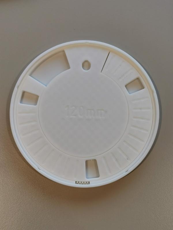 Expanding embroidery frame in 3 sizes