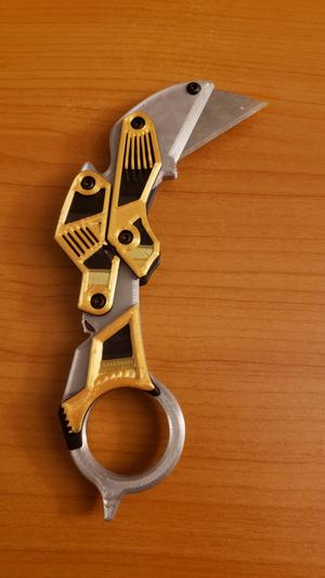Clicky Foldable Karambit utility knife -no-overhangs