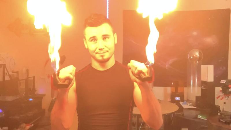 Pyro Gauntlet - Fire Bending - Avatar Flame Fist