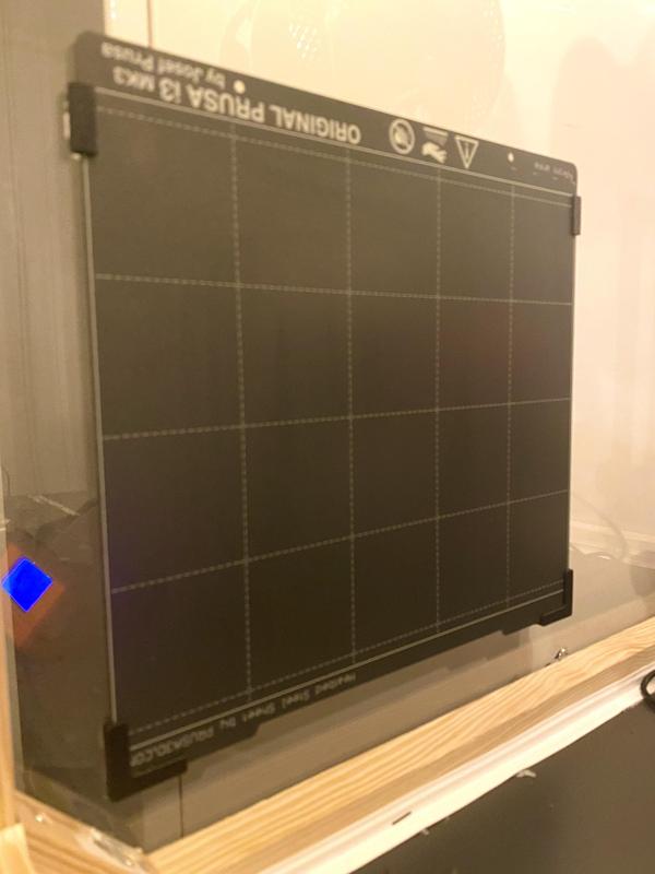 Minimalistic build plate holder