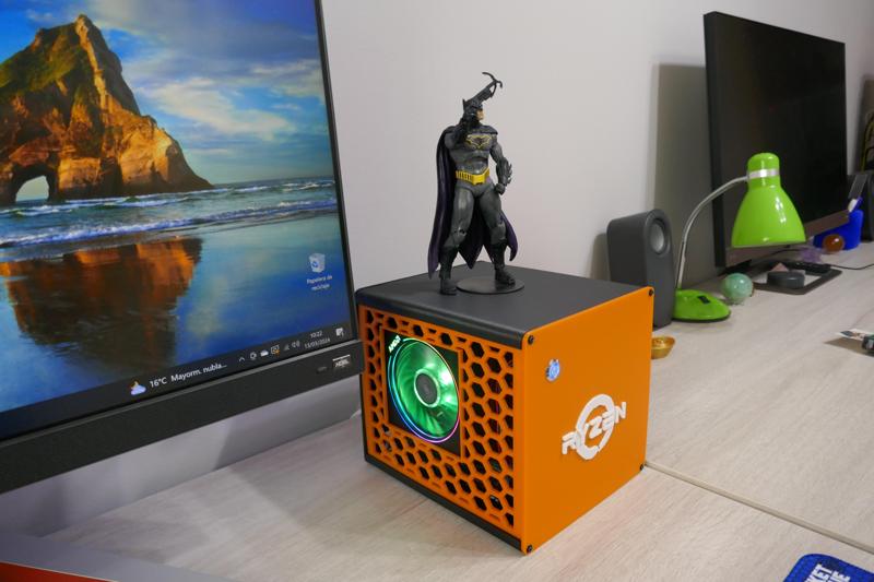 PC CAJA ITX CON VENTANA LATERAL DISIPADOR AMD WRITH PRISM MINI TORRE LOGO RYZEN COMPUTER CASE