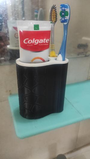 Toothbrush n paste holder | Voronoi pattern