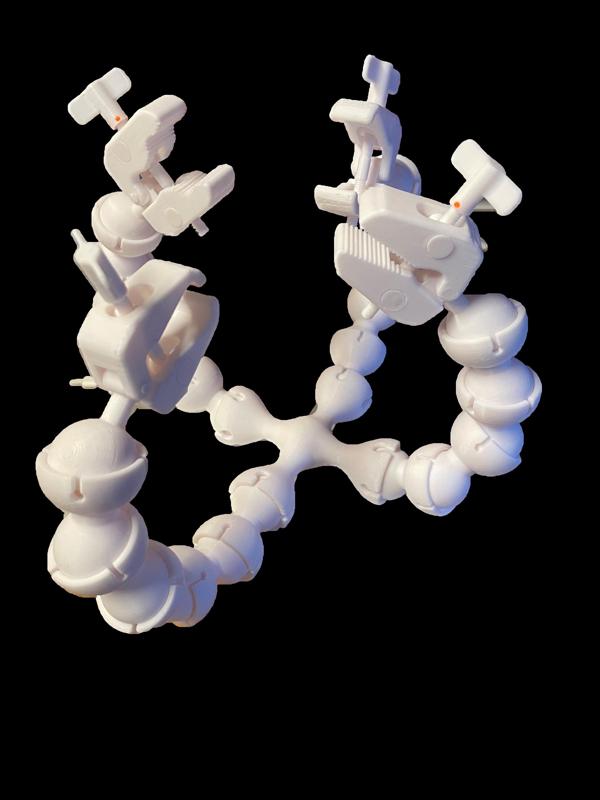 Quadrupel flex arm with clamps