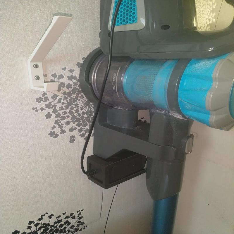 Quigg vacuum cleaner power supply wall mount