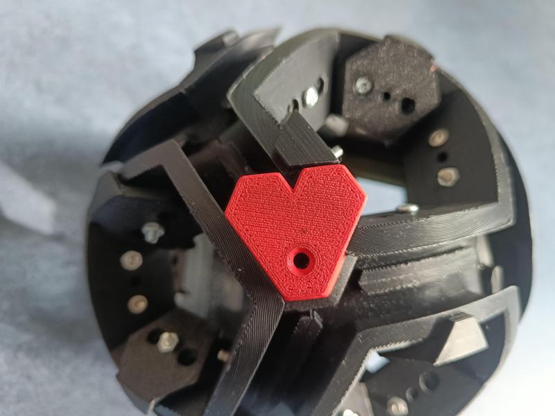 Dodecahedral holonomy maze