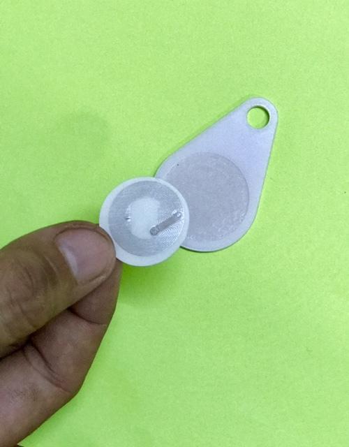 laser cutting RFID keychain 