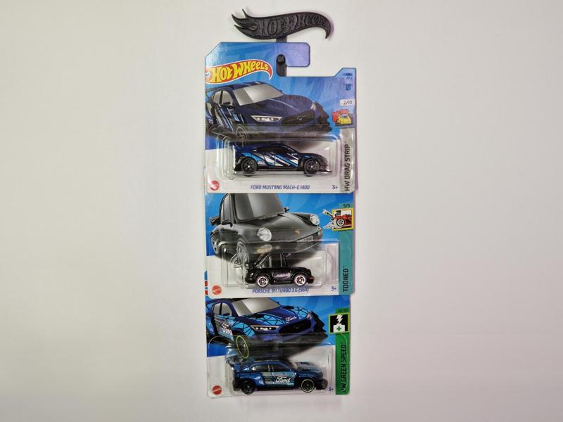 Hot Wheels hanger