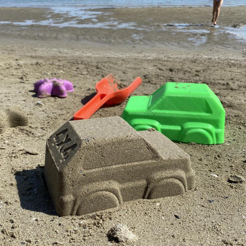 Car sand mold (Panda 4x4)