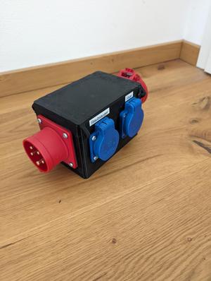 CEE 16 A automatic suction device (power distributor, socket distributor)