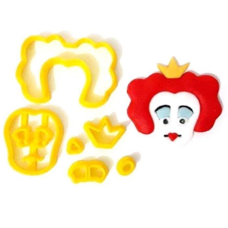 Cutter Queen of Hearts Alice in Wonderland