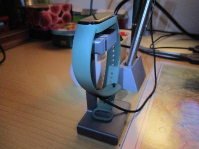 watch_mount_by_hubi (possibility of charging)