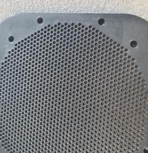 Speaker protection grid