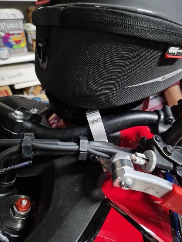 Adapter for GIVI tank case support
