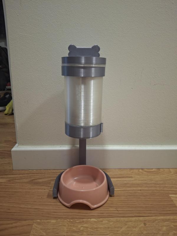 Pet food dispenser