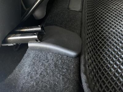 Front seat slide linings Toyota Auris