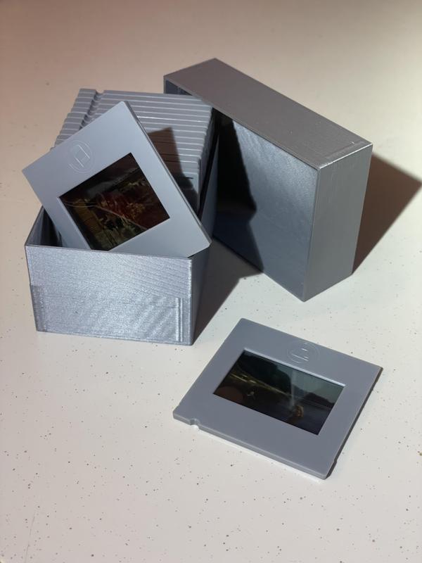 box for diapositive frames - krabička na diapozitivy