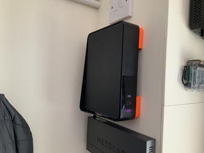 Virgin SuperHub 3 Wall Mount