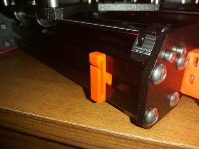 LCD ribbon clip