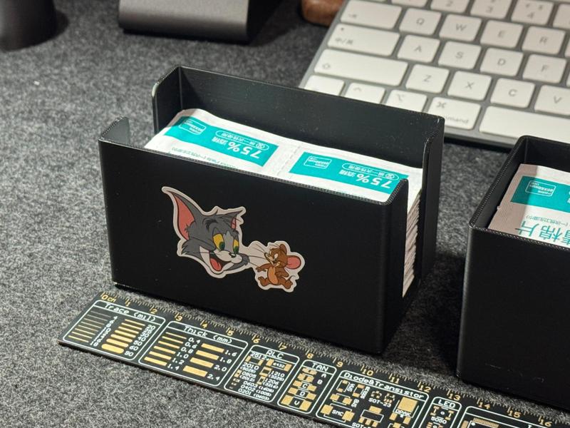 Alcohol Pad Storage Box 01