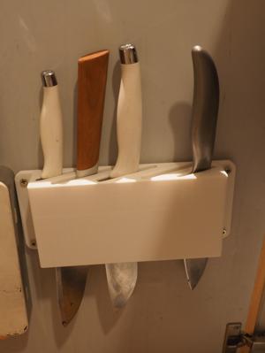 Kitchen knife holder