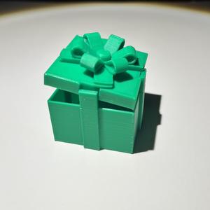 Present box with spinning latch