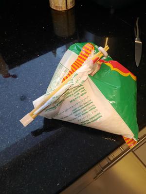 Bag clip made by using chopsticks