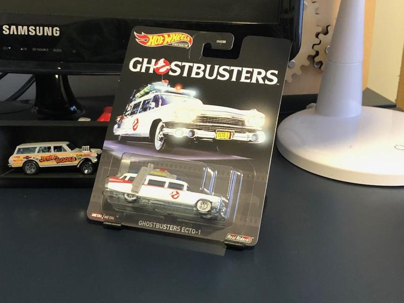 Carded Hotwheels Desk Display Stand