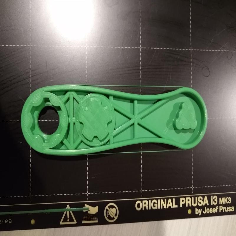 Rugged Obsidian multi-wrench