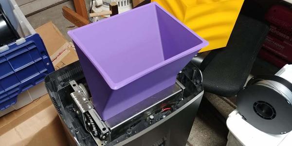 Hopper for paper/CD shredder