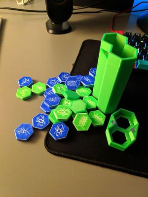 HIVE box/case (magnetic retention)