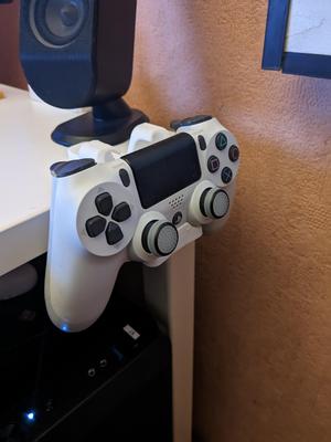 Playstation Dualshock 4 desk mount
