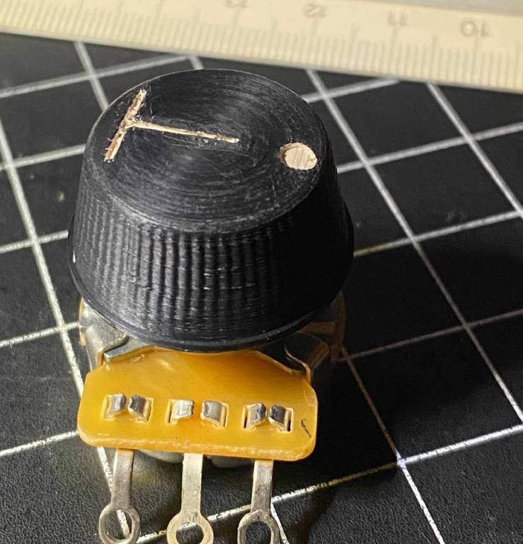 Supro Valco style Volume and Tone Knobs (fits US style split shaft potentiometers