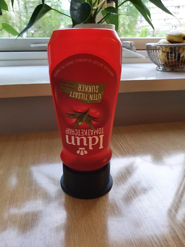 Sturdy ketchup bottle holder for Idun