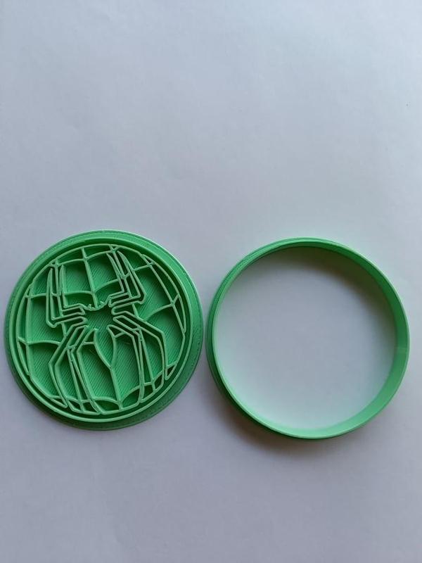 Spiderman cutter and marker