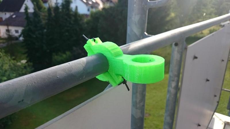 Sun shade umbrella holder
