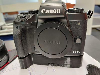Canon EOS M5 Extension Grip