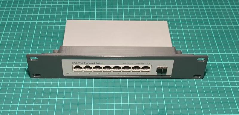 MiniRack 10-inch switch mount bracket   